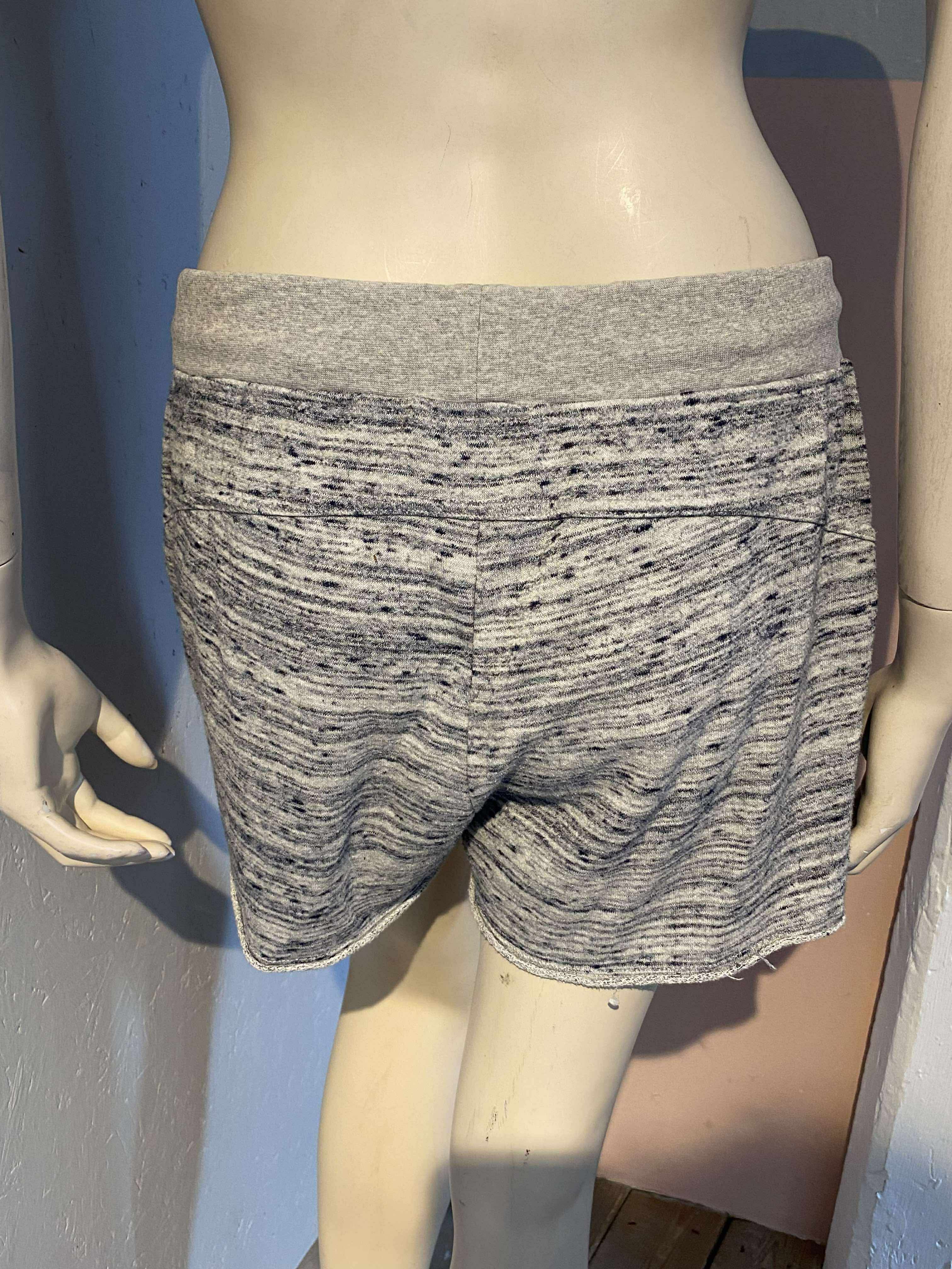 Project AJ 117 - Shorts - Size: S