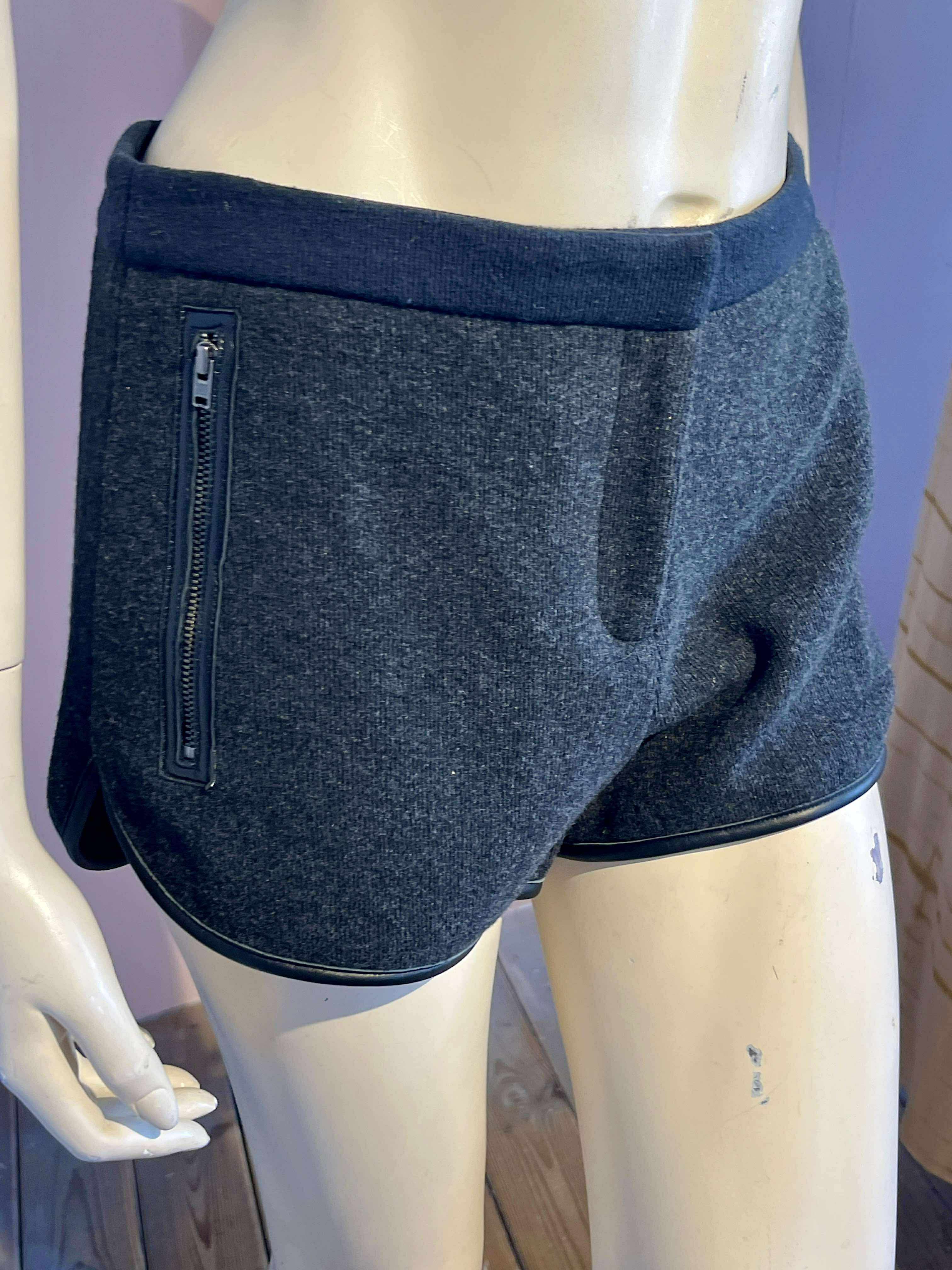 Designers Remix - Shorts - Size: 34