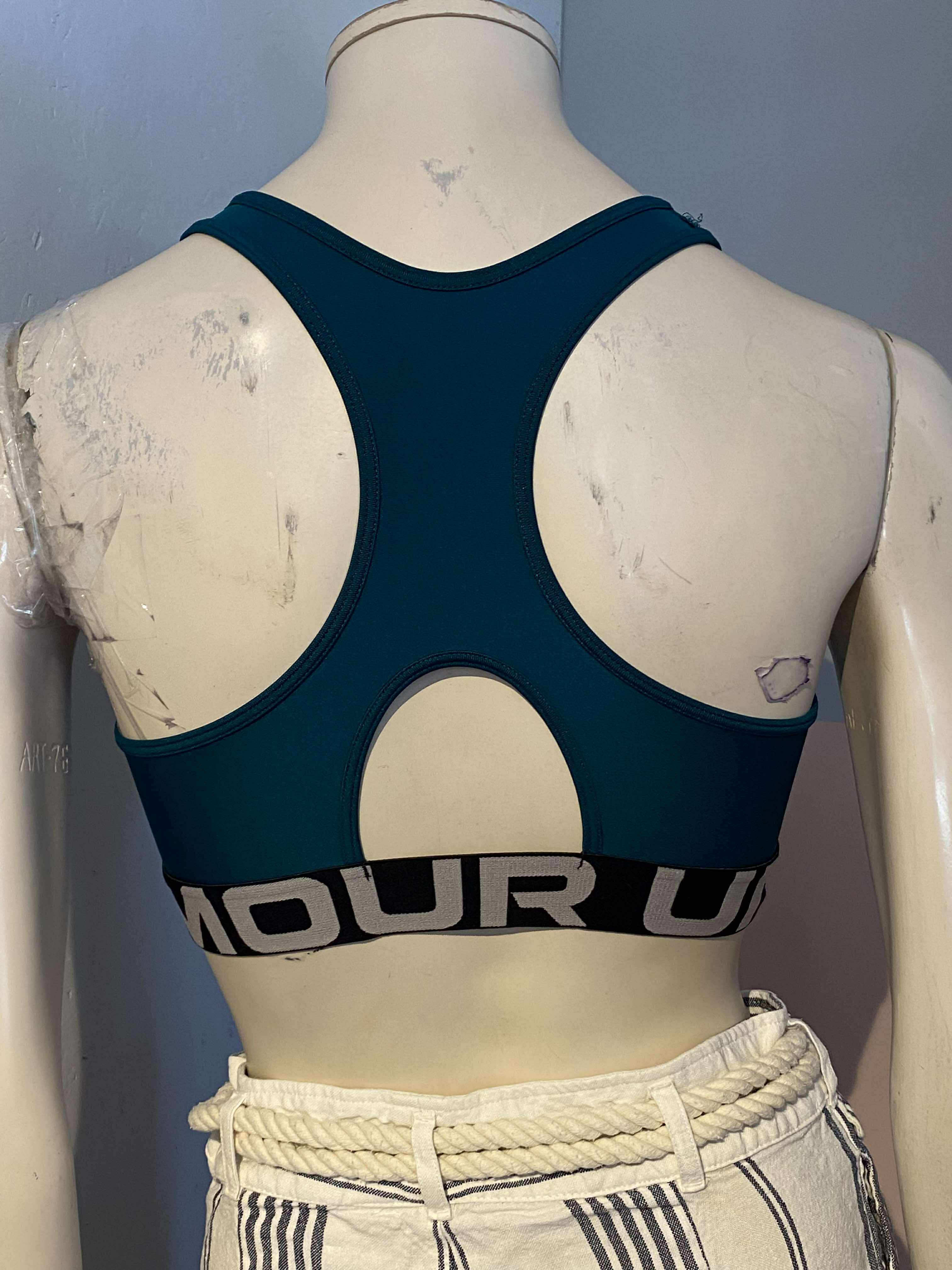 Under Armour - Top - Size: S