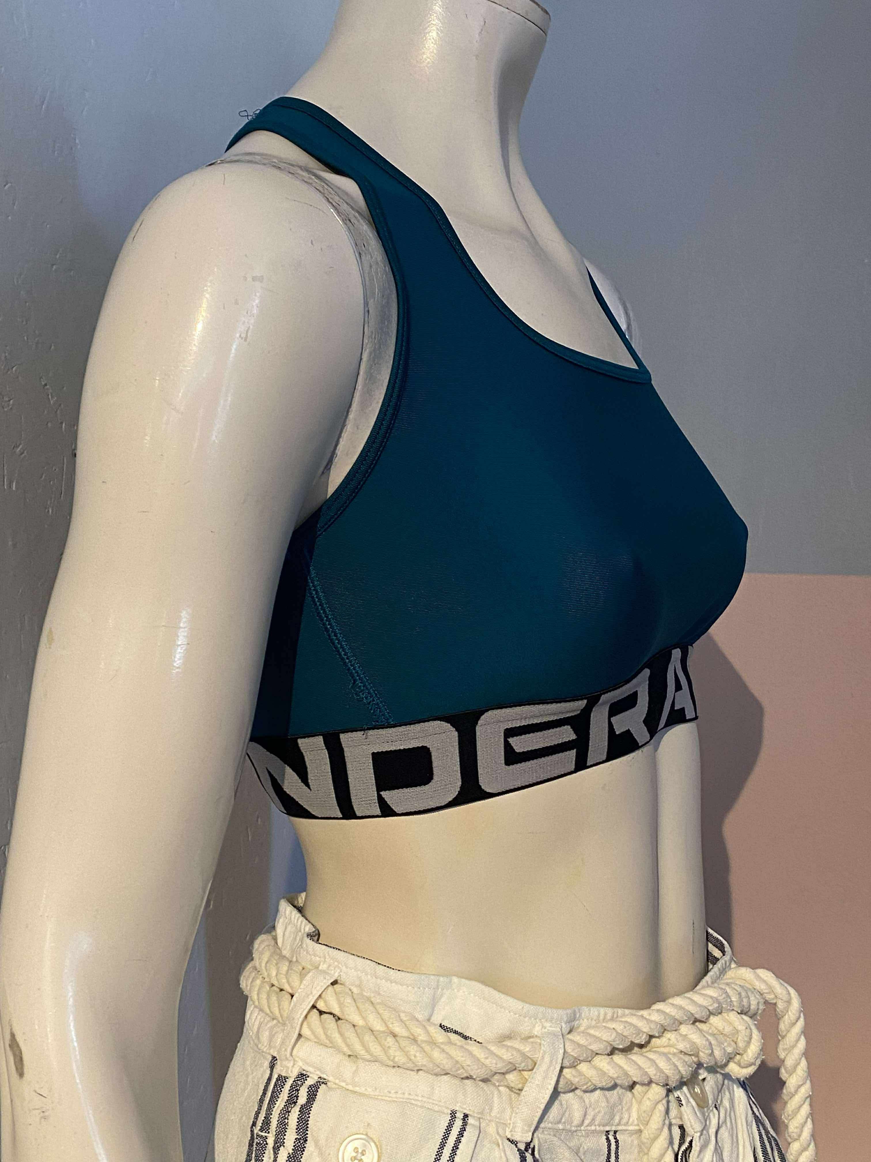 Under Armour - Top - Size: S
