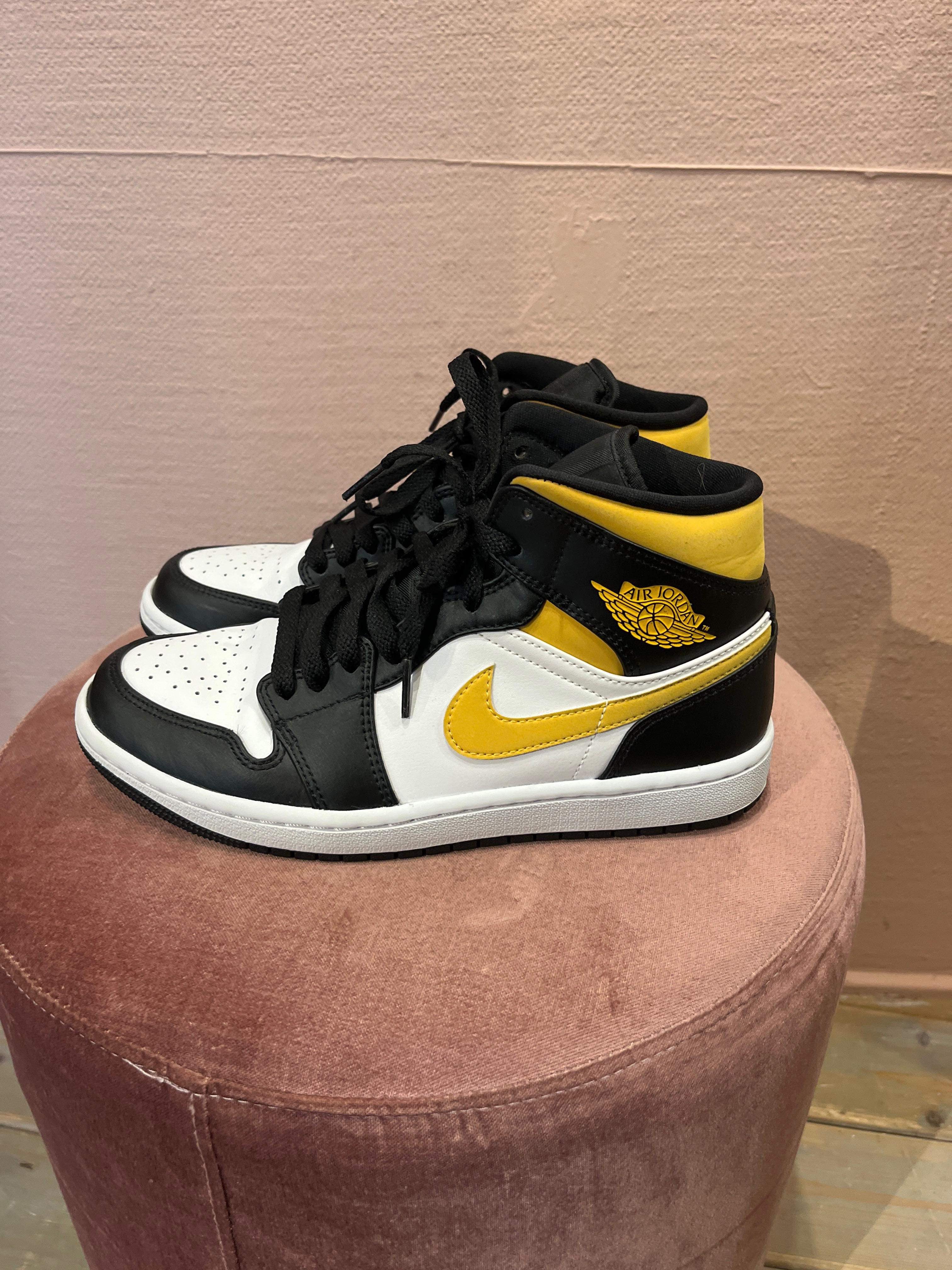 Nike Air Jordan - Sneakers - Size: 40