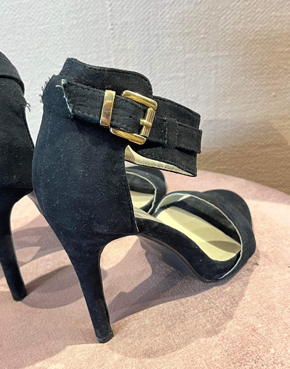 Ideal Shoes - Stiletter
