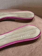 A Pair - Slippers - Size: 40